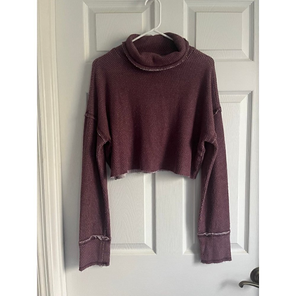 Urban Outfitters Cropped Sweater NWT